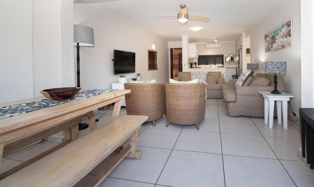 7 The Shades Umhlanga Rocks Apartment เดอร์บัน ภายนอก รูปภาพ
