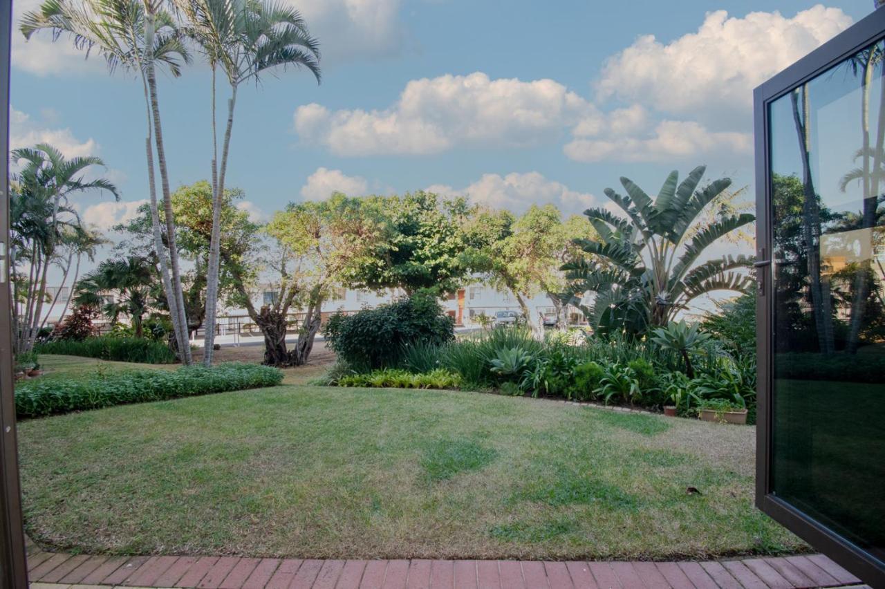 7 The Shades Umhlanga Rocks Apartment เดอร์บัน ภายนอก รูปภาพ