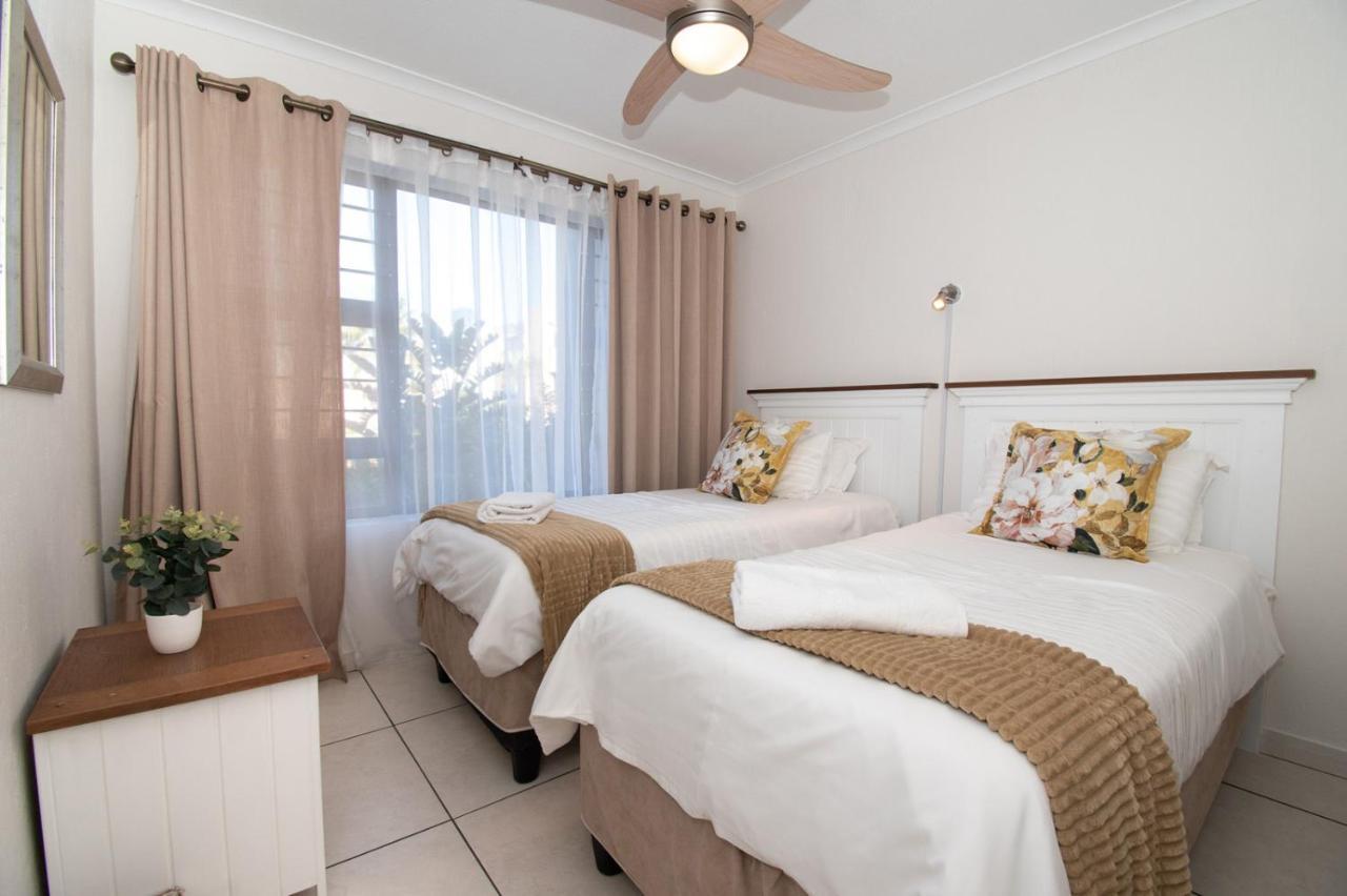 7 The Shades Umhlanga Rocks Apartment เดอร์บัน ภายนอก รูปภาพ